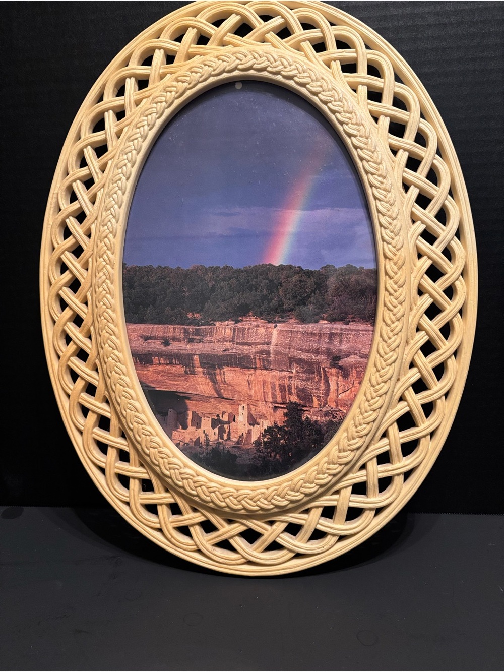 Vintage Homco #2384 Plastic Wicker Oval Frame W/Print Mesa Vende Park